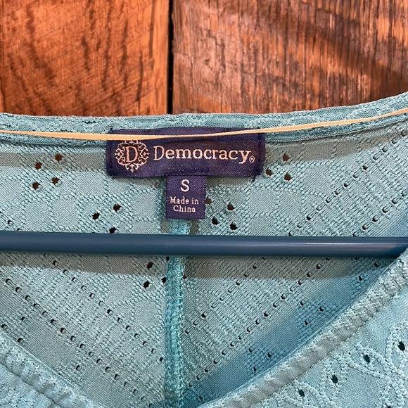 Democracy Womens Front Tie Deep V-Neck Textured Top - Picture 2 of 7